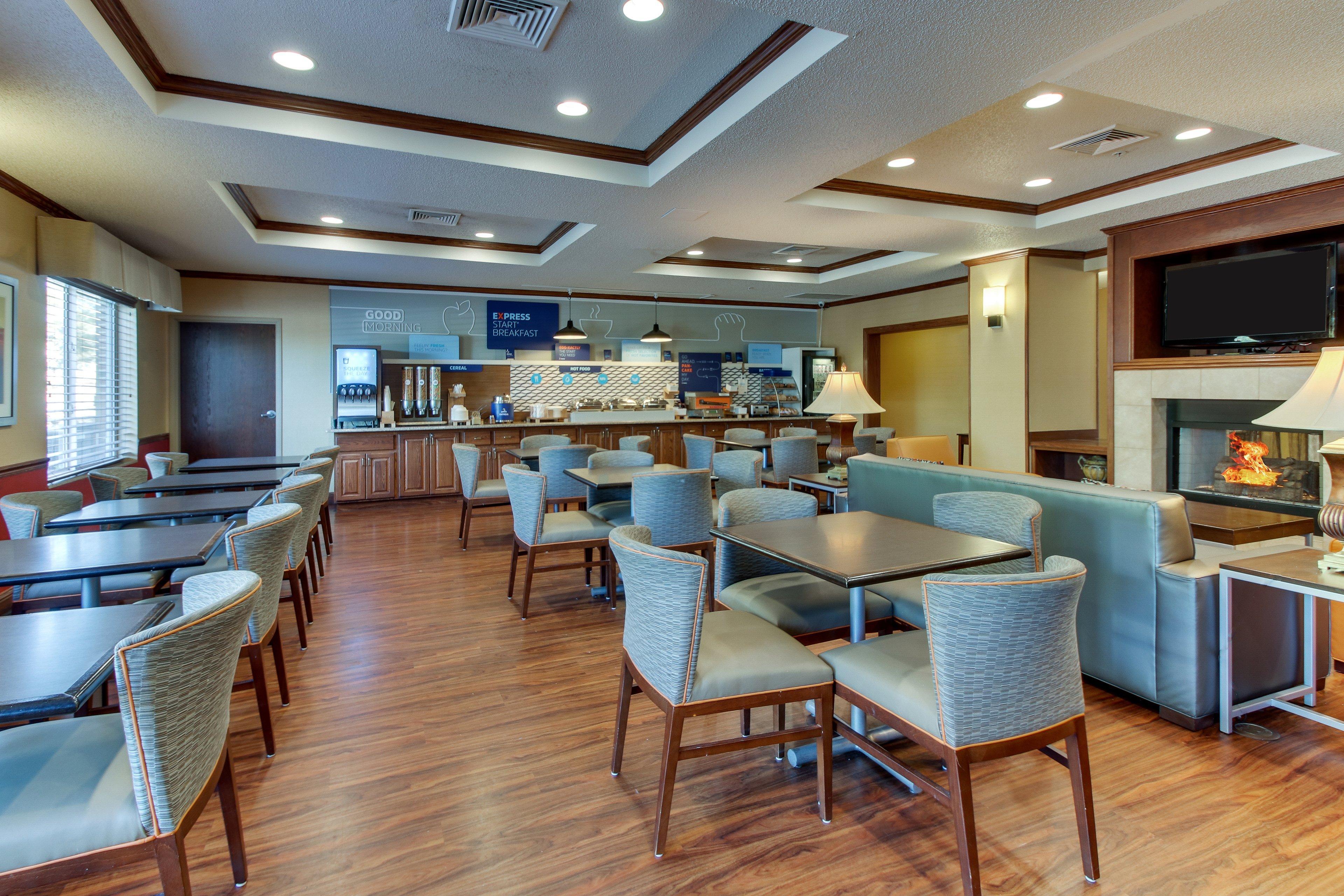 Holiday Inn Express Hotel & Suites Lancaster-Lititz By Ihg Exterior foto
